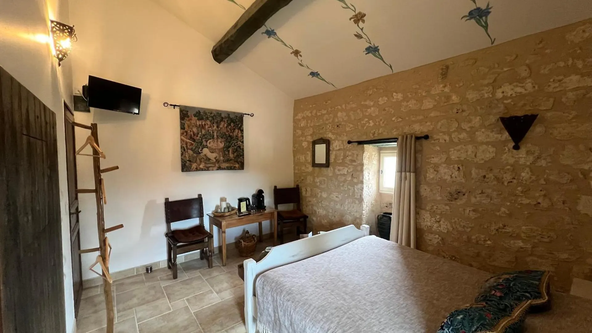 Le Relais des Chevaliers Chambre des Templiers Mouzieys-Panens 0*,