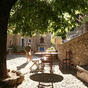 https://chambres-dhotes-de-labbaye.hotels-rhonealpes.com